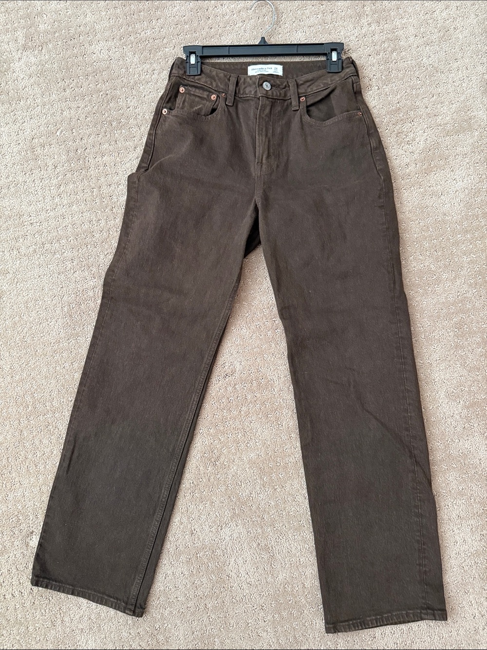 A & F Women’s High Rise 90’s Relaxed Brown Jeans 24 Short Petite NWOT